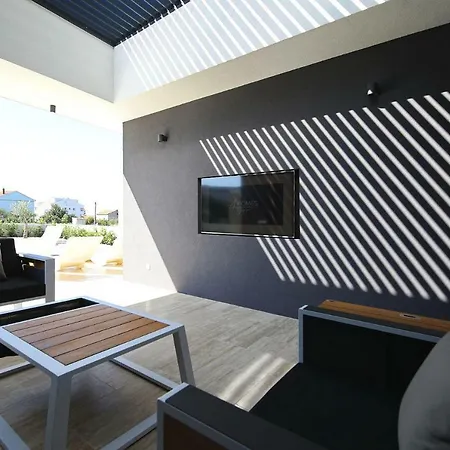 Lana - Home4you Villa